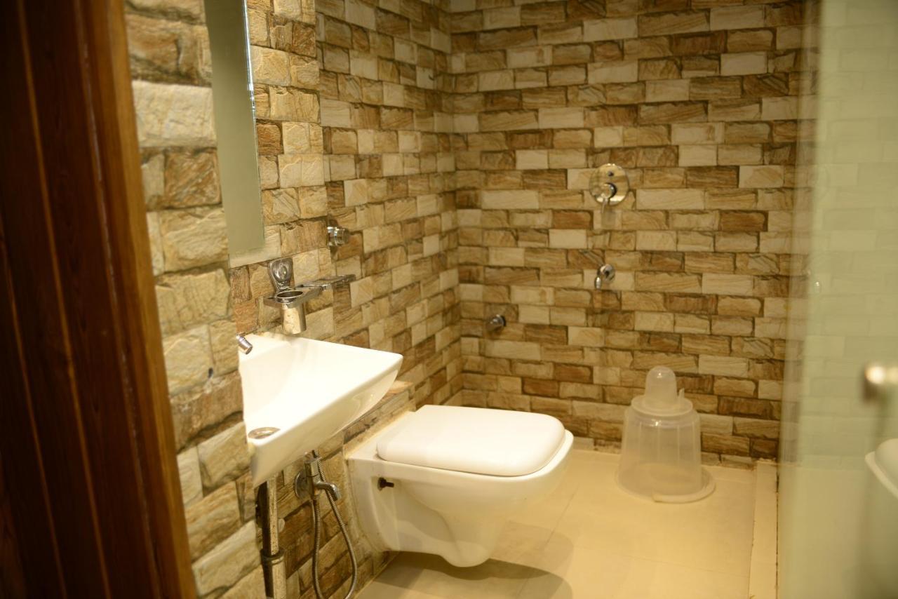 Hotel Malad Inn Opposite Malad Railway Station 뭄바이 외부 사진