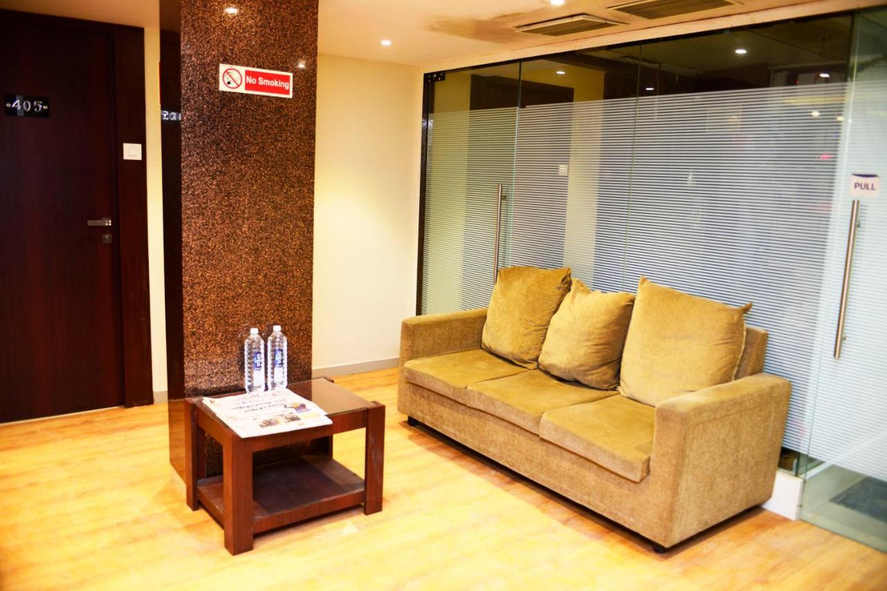Hotel Malad Inn Opposite Malad Railway Station 뭄바이 외부 사진