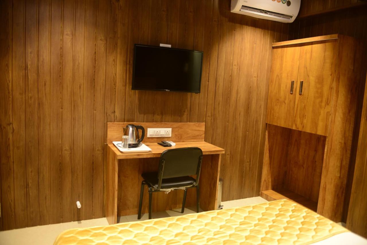 Hotel Malad Inn Opposite Malad Railway Station 뭄바이 외부 사진
