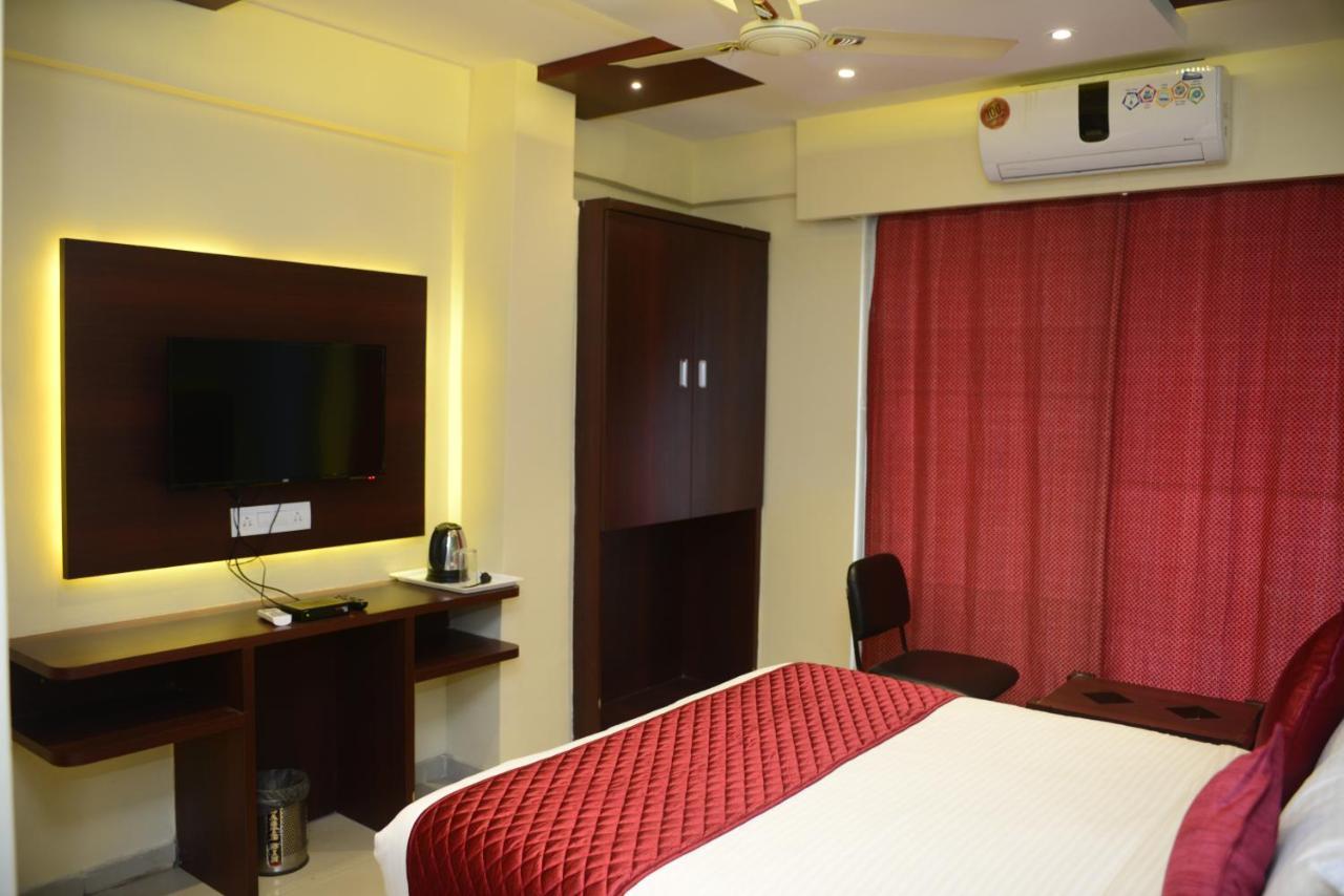 Hotel Malad Inn Opposite Malad Railway Station 뭄바이 외부 사진
